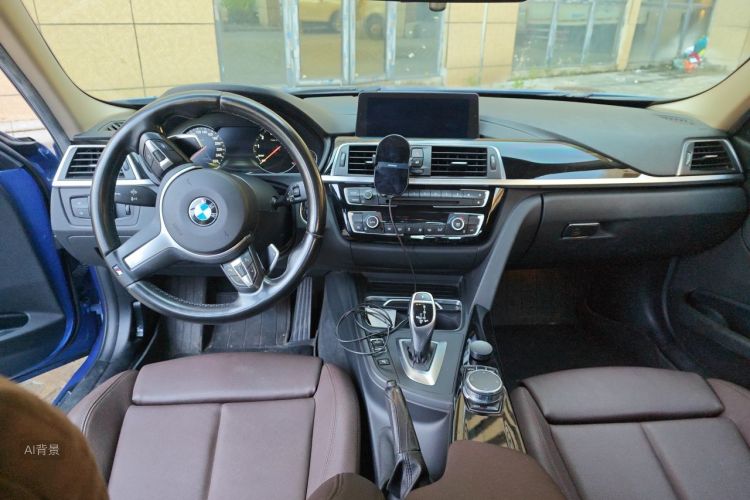 BMW 3 Series 2018 car image #11