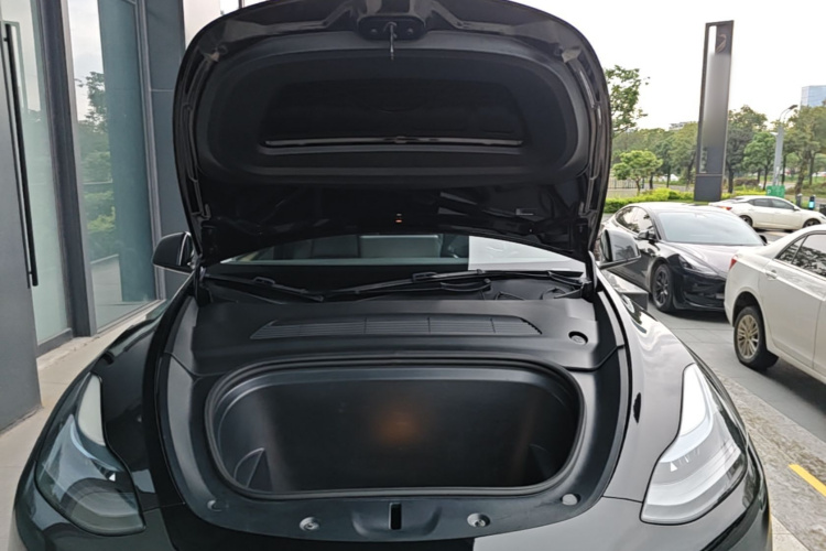 Tesla Model Y 2023 #20 Tesla Model Y 2023 car image #20