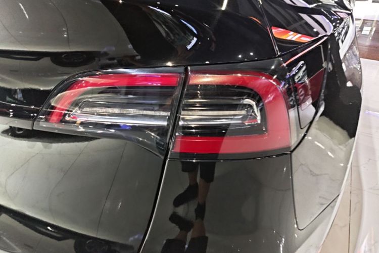 Tesla Model Y 2022 #8 Tesla Model Y 2022 car image #8