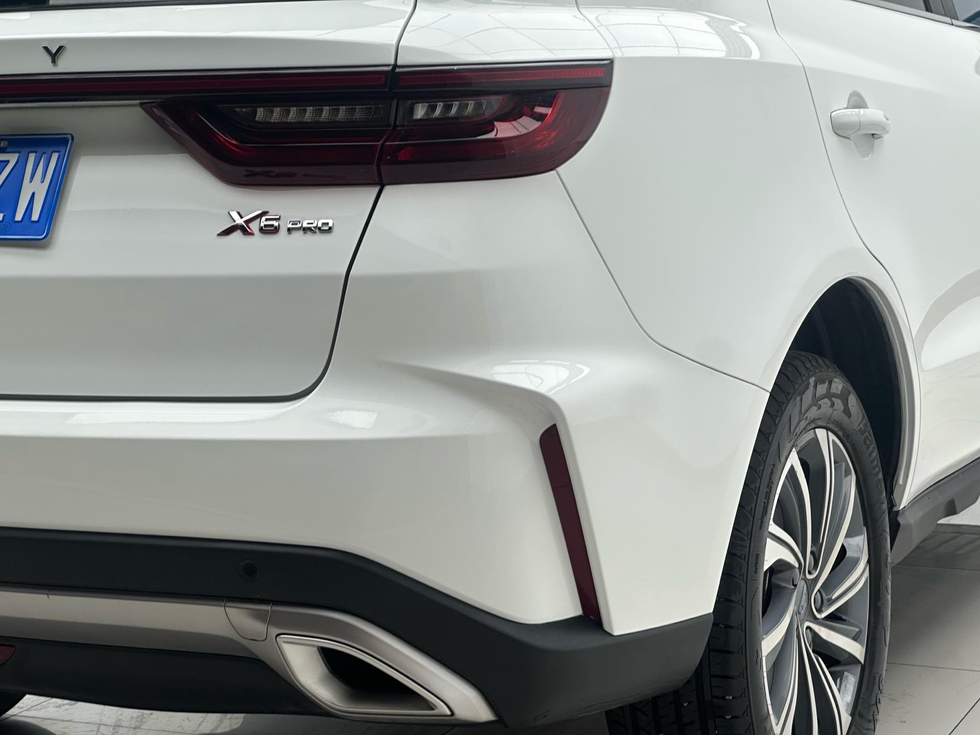 GEELY Vision X6 2023 car image #14