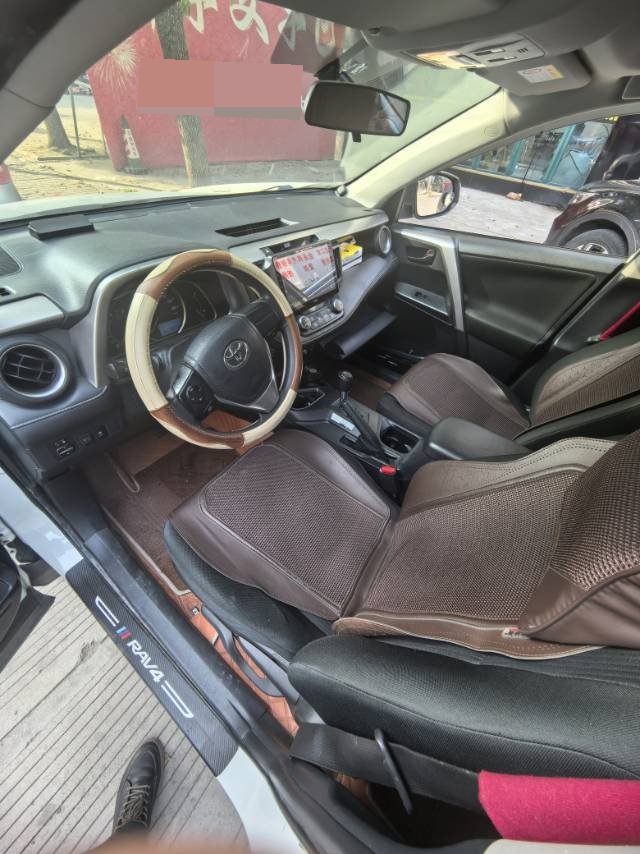 Toyota RAV4 2019 immagine di auto #6