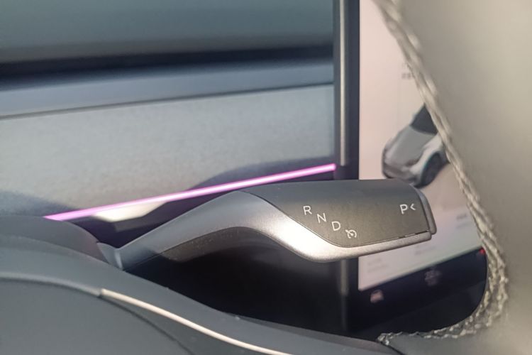 Tesla Model Y 2024 #14 Tesla Model Y 2024 car image #14