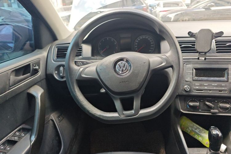 Volkswagen Santana 2018 car image #12