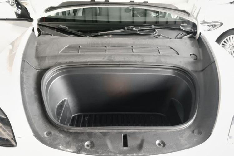 Tesla Model Y 2023 #20 Tesla Model Y 2023 car image #20