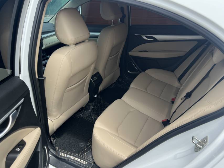 GEELY Emgrand 2019 car image #5
