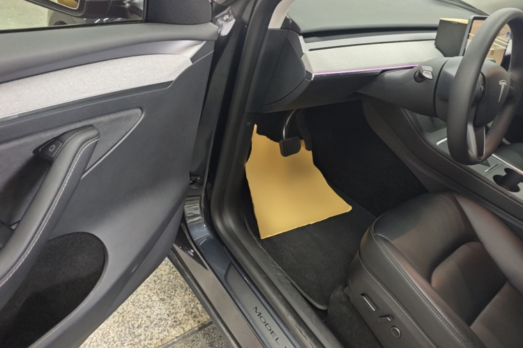 Tesla Model Y 2024 #12 Tesla Model Y 2024 car image #12