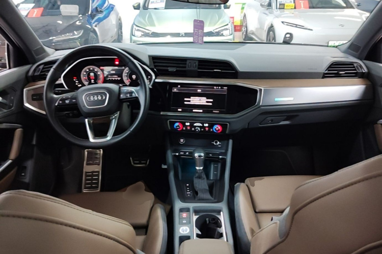 Audi Q3 2023 #10 Audi Q3 2023 car image #10