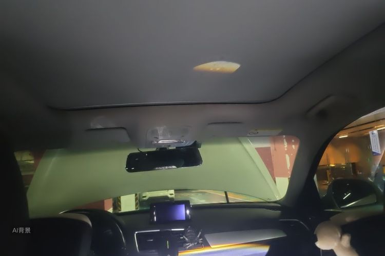 Audi Q3 2017 car image #20