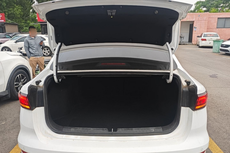 GEELY Emgrand 2024 car image #21