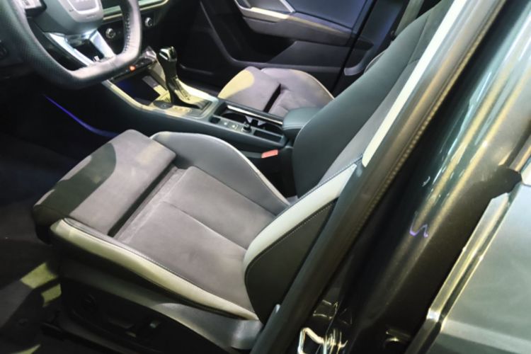 Audi Q3 2022 car image #15