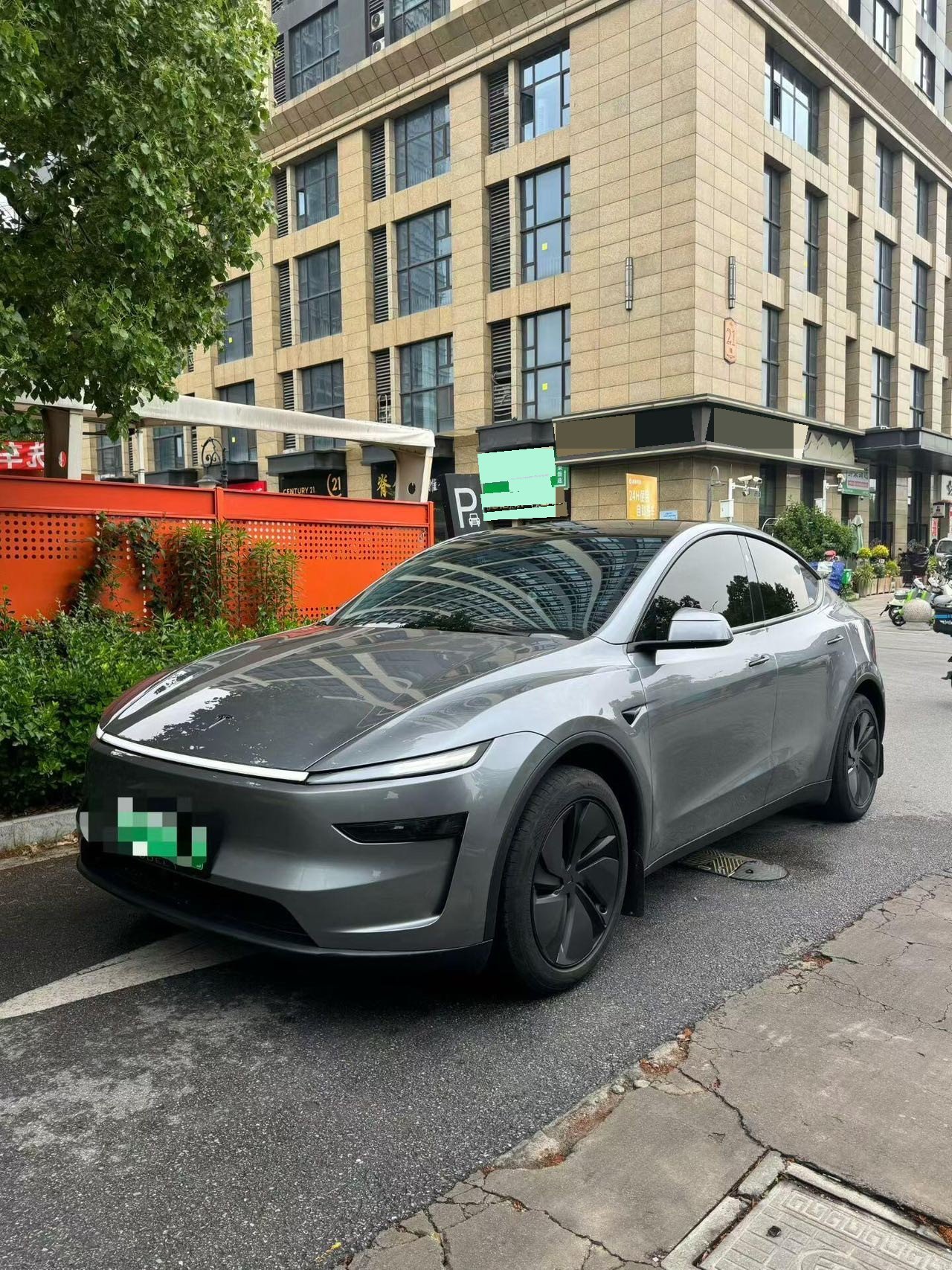 Tesla Model Y 2025 Tesla Model Y 2025 car image