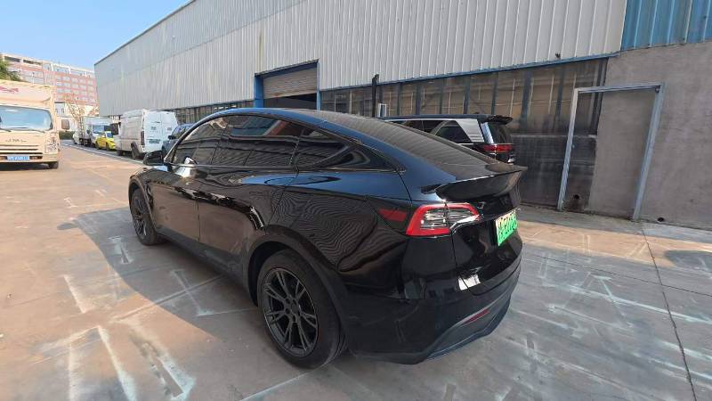Tesla Model Y 2024 #6 Tesla Model Y 2024 صورة سيارة #6