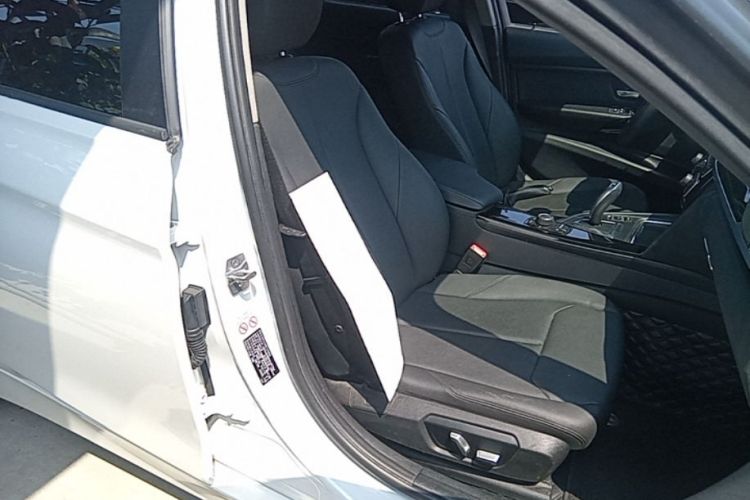 BMW 3 Series 2017 #27 BMW 3 Series 2017 immagine di auto #27
