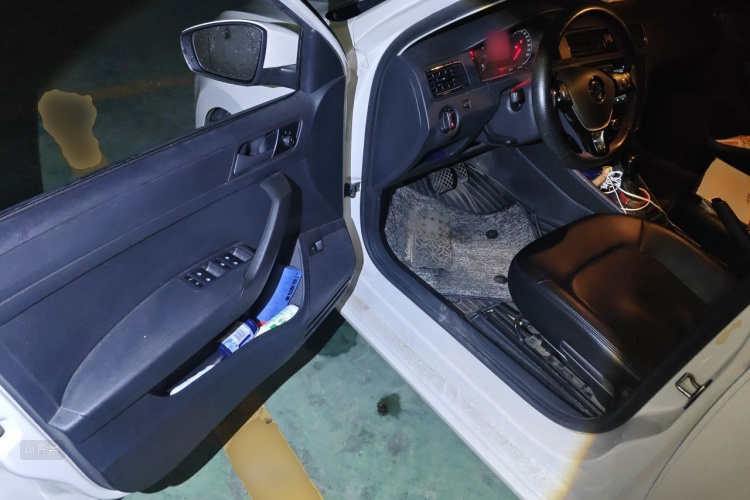 Volkswagen Santana 2020 car image #18