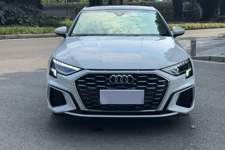 Audi A3 2024 immagine di auto #3