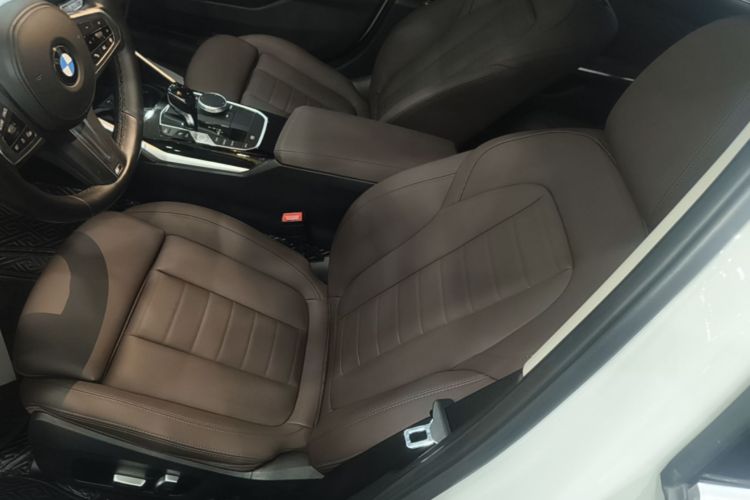 BMW 3 Series 2021 car image #19