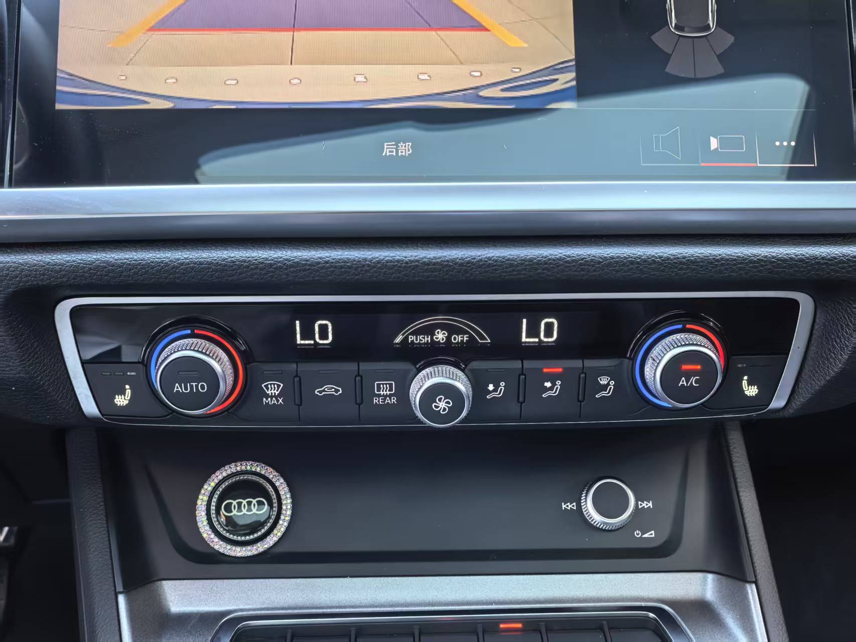 Audi Q3 2022 car image #19