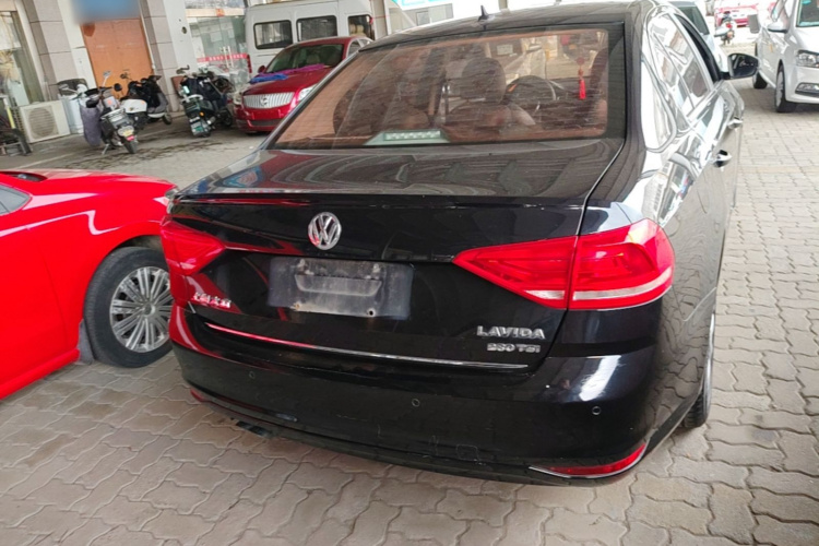 Volkswagen Lavida 2015 car image #6