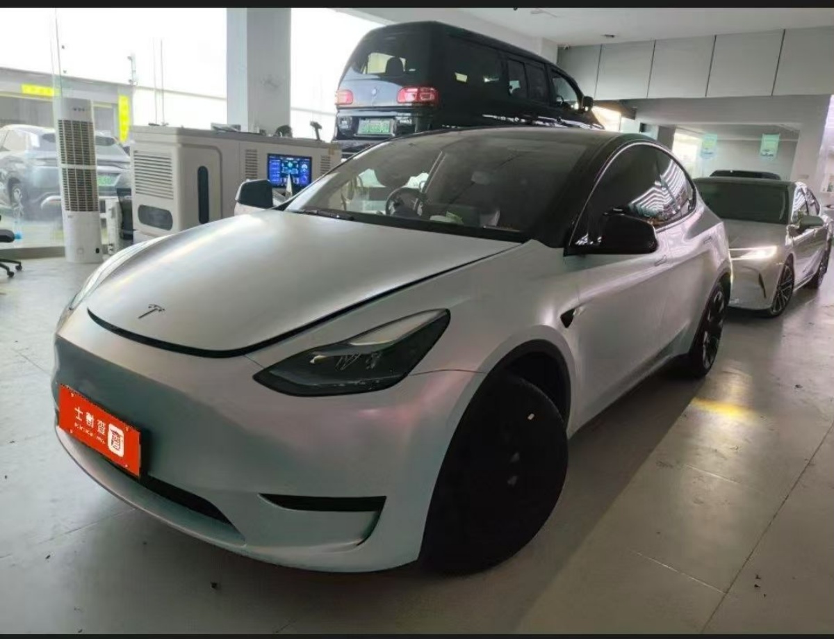 Tesla Model Y 2024 Tesla Model Y 2024 immagine di auto