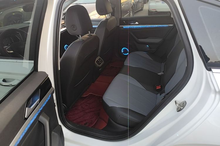 Volkswagen Lavida 2025 car image #17