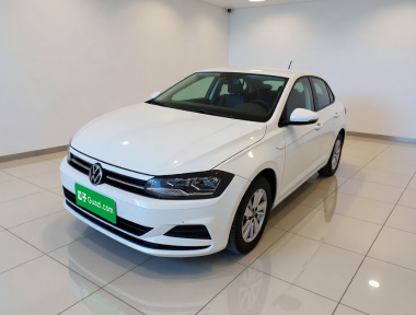 Volkswagen Polo 2023 immagine di auto 