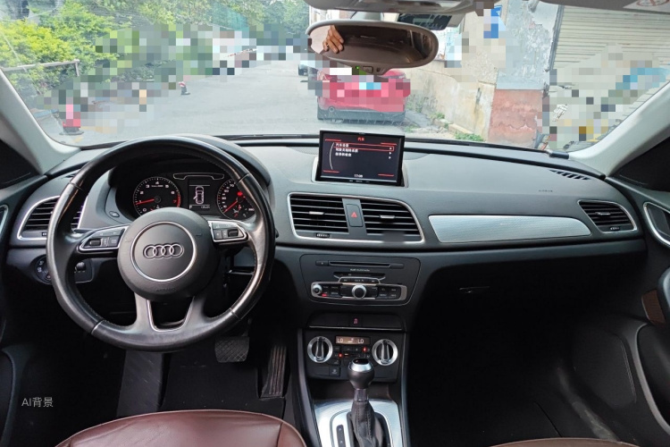 Audi Q3 2015 car image #11