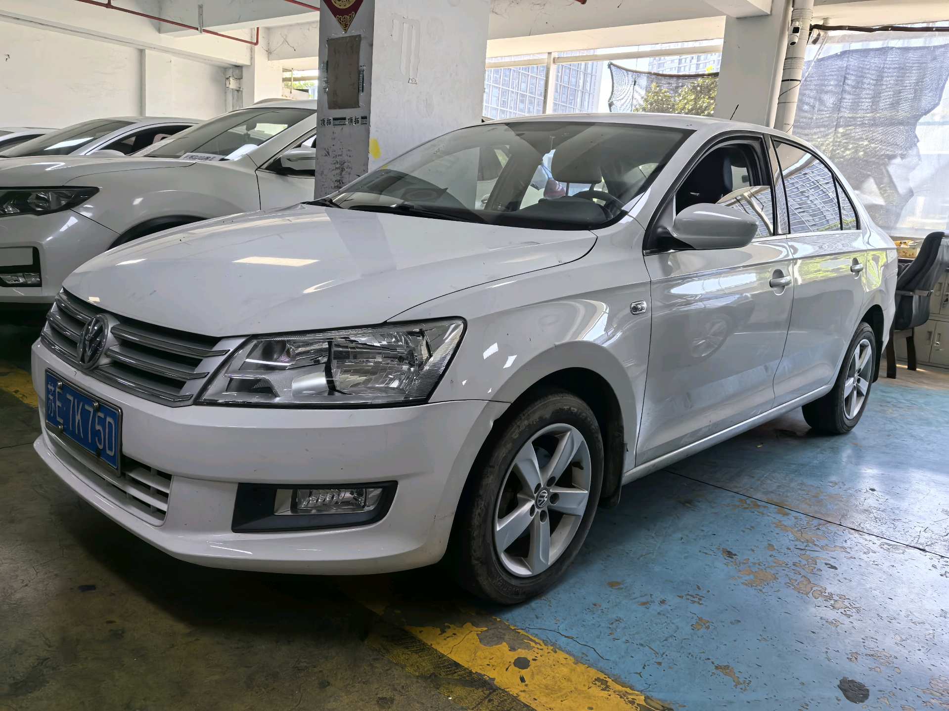 Volkswagen Santana 2015 car image 