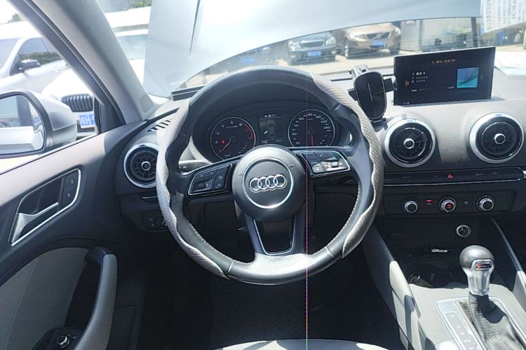 Audi A3 2018 car image #11