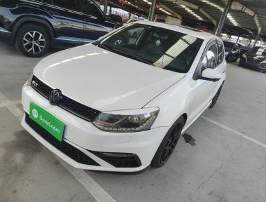 Volkswagen Polo 2015 Volkswagen Polo 2015 car image