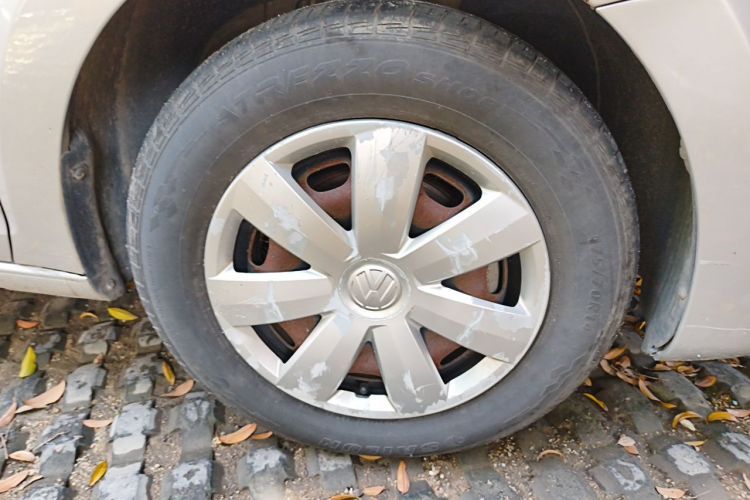 Volkswagen Santana 2015 car image #9