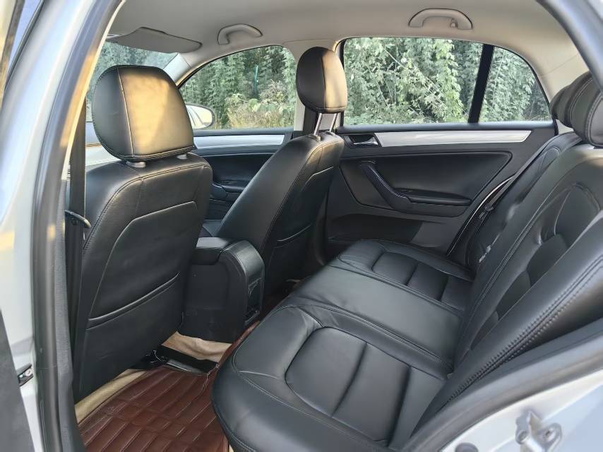Volkswagen Bora 2013 car image #5