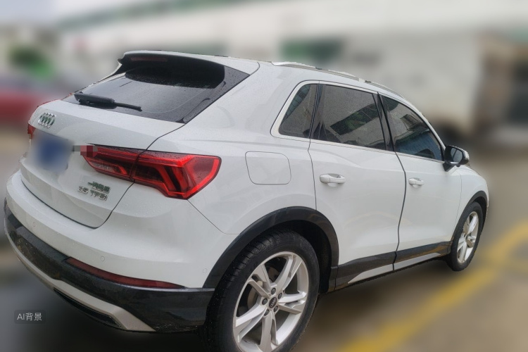 Audi Q3 2022 car image #7
