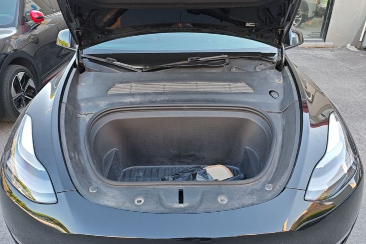 Tesla Model Y 2021 #20 Tesla Model Y 2021 car image #20