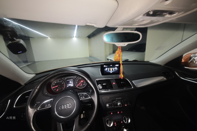 Audi Q3 2014 car image #11