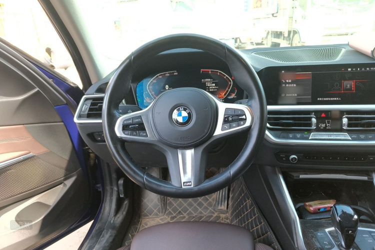 BMW 3 Series 2020 car image #12