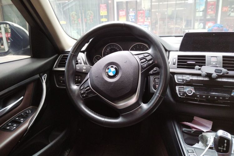 BMW 3 Series 2018 #11 BMW 3 Series 2018 car image #11