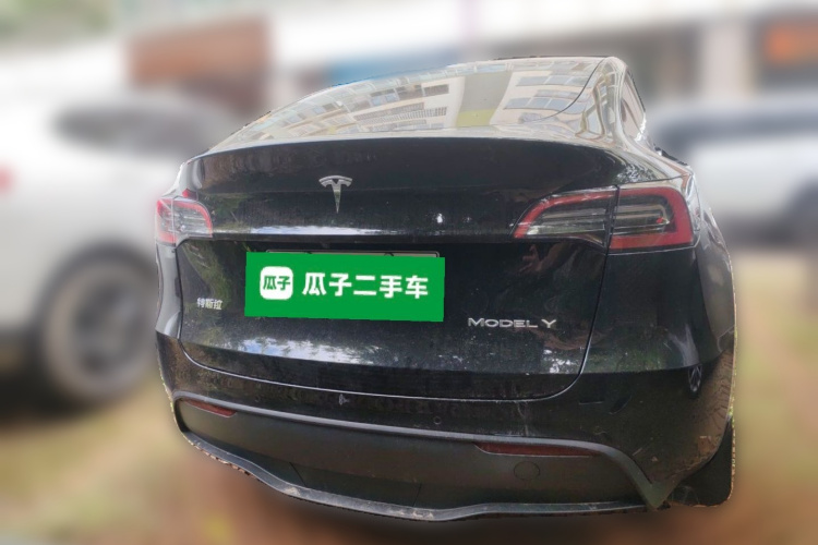 Tesla Model Y 2023 car image #4