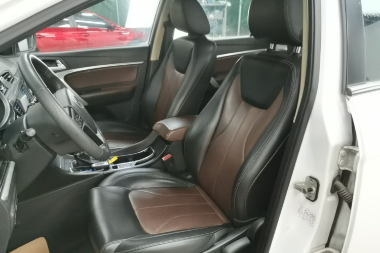 GEELY Emgrand 2017 #15 GEELY Emgrand 2017 car image #15