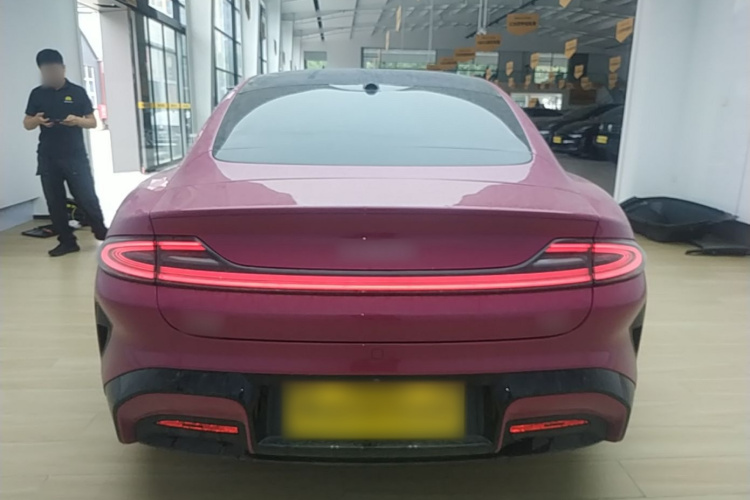 MI SU7 2025 immagine di auto #6