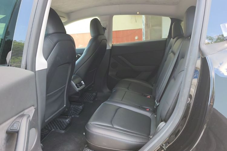 Tesla Model Y 2023 #17 Tesla Model Y 2023 car image #17