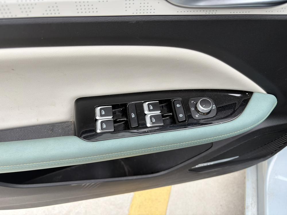 GEELY Emgrand L HiP 2022 car image #17