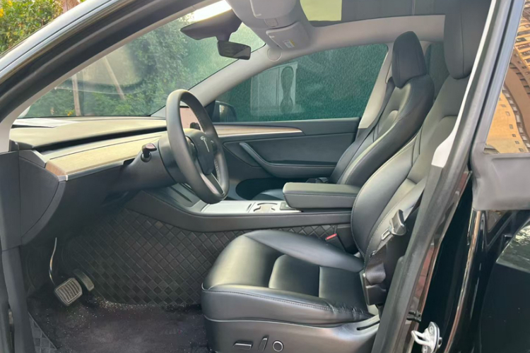 Tesla Model Y 2023 #10 Tesla Model Y 2023 car image #10