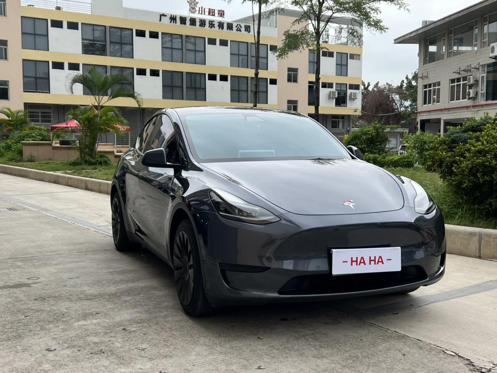 Tesla Model Y 2022 car image #3