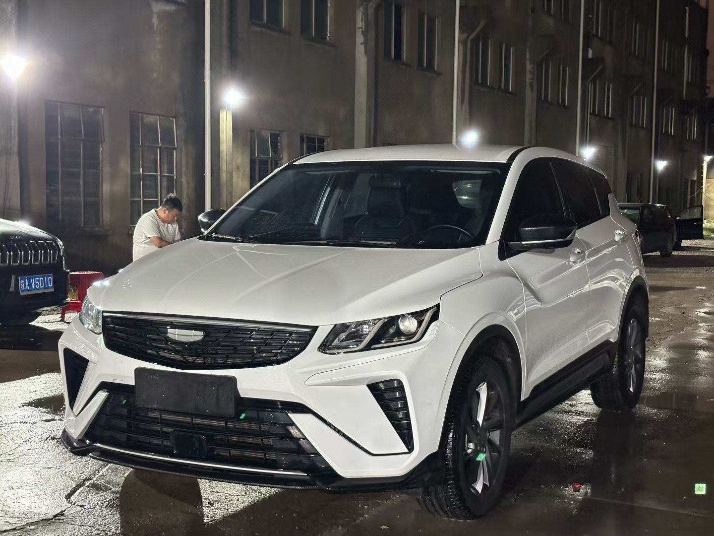 GEELY Coolray 2025 immagine di auto 