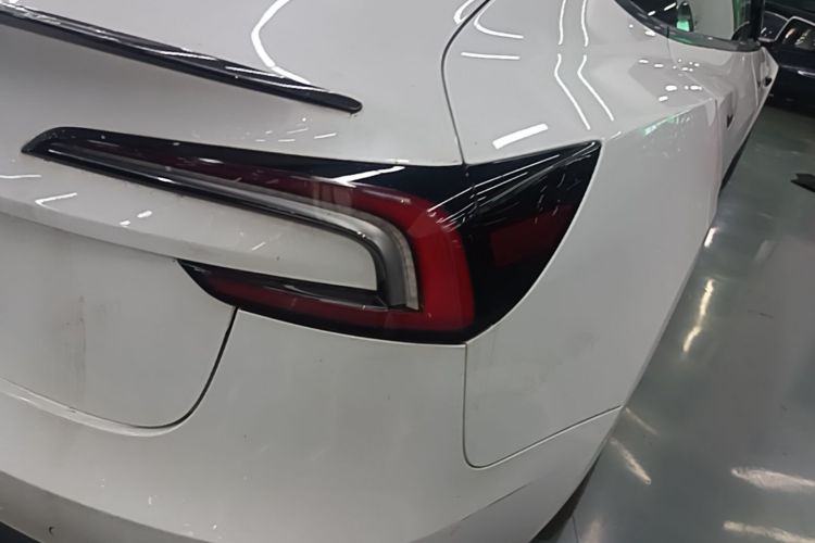 Tesla Model 3 2023 car image #8