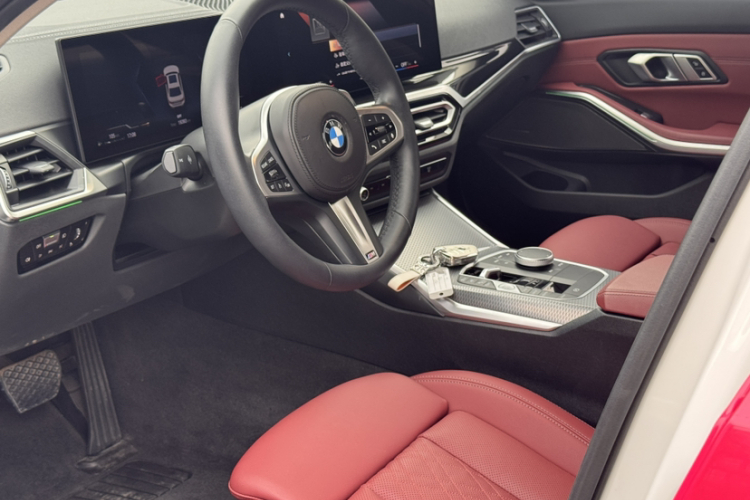 BMW 3 Series 2023 صورة سيارة #12