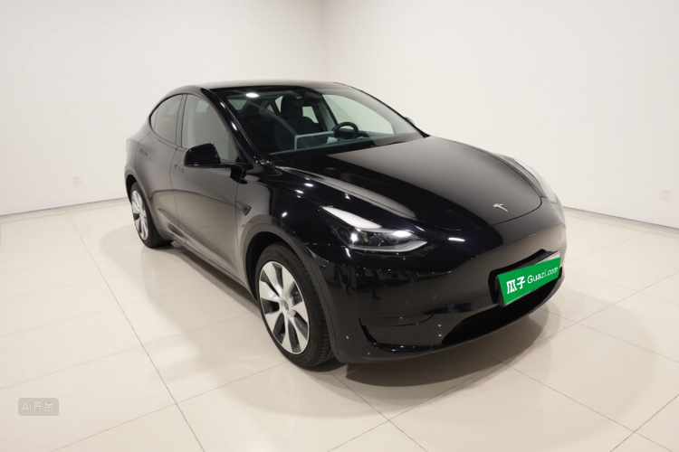 Tesla Model Y 2023 #4 Tesla Model Y 2023 car image #4