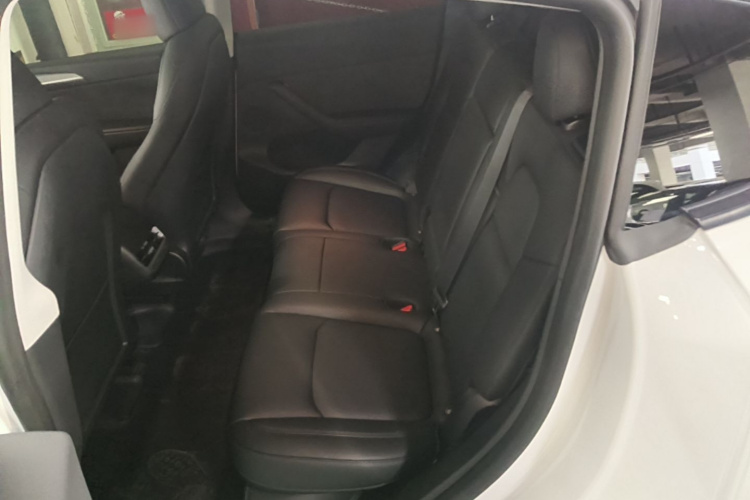 Tesla Model Y 2024 #17 Tesla Model Y 2024 car image #17