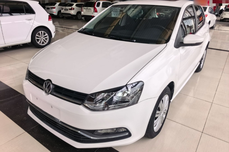 Volkswagen Polo 2019 car image #2