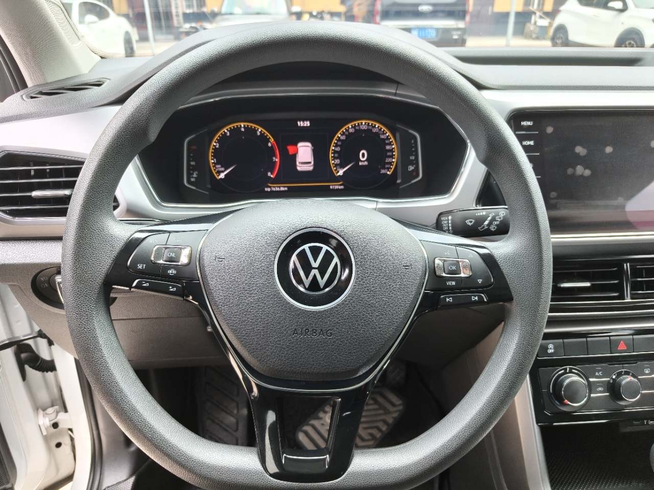 Volkswagen T-Cross 2023 #12 Volkswagen T-Cross 2023 car image #12
